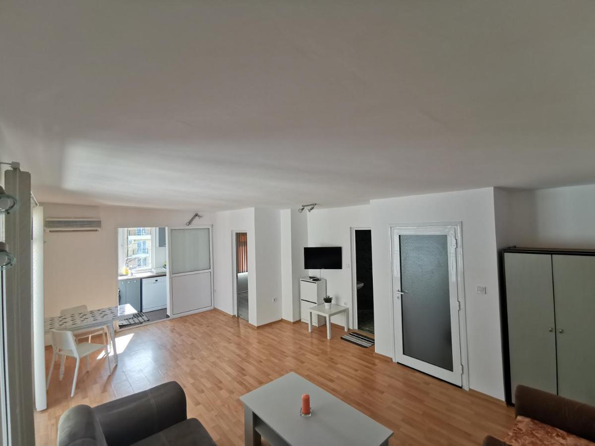Апартаменти 4Th Floor Burgas Екстер'єр фото